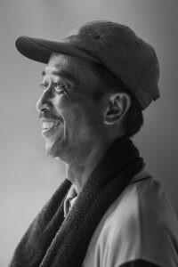 顔出し不要でスマホを使った完結副業の始め方は？