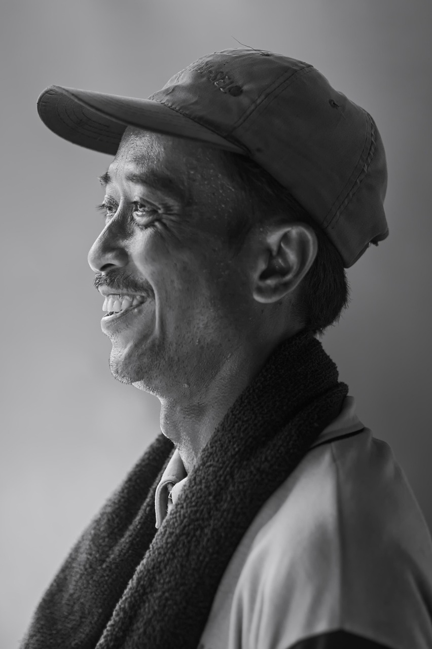 顔出し不要でスマホを使った完結副業の始め方は？