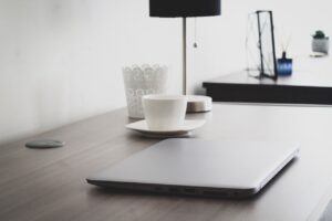 在宅ワークで時間自由にスマホを使った効率的な働き方は？